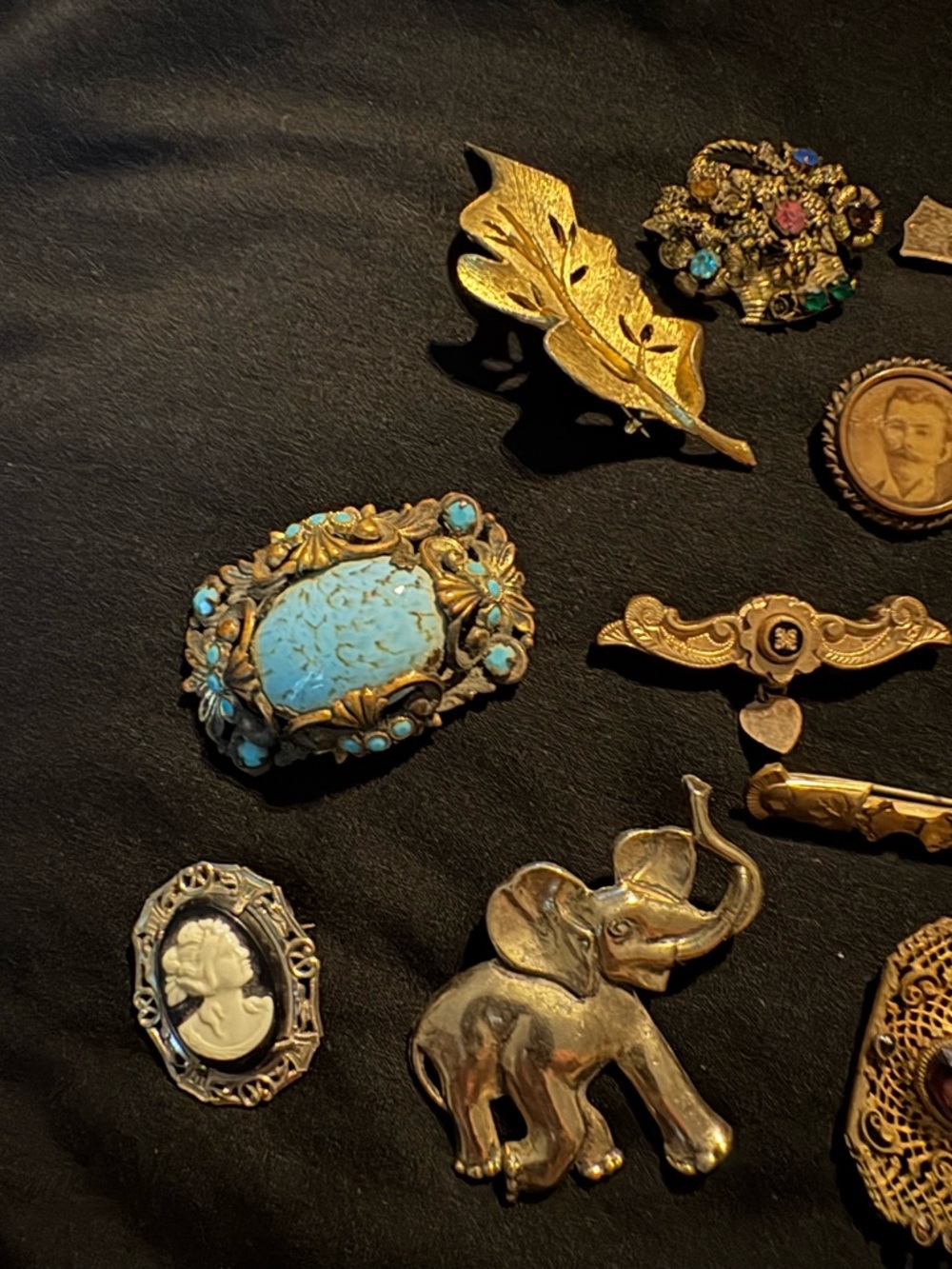 Vintage Gold-Tone Assorted Brooches and Pins - Pink Cameo - Picture 2 of 3